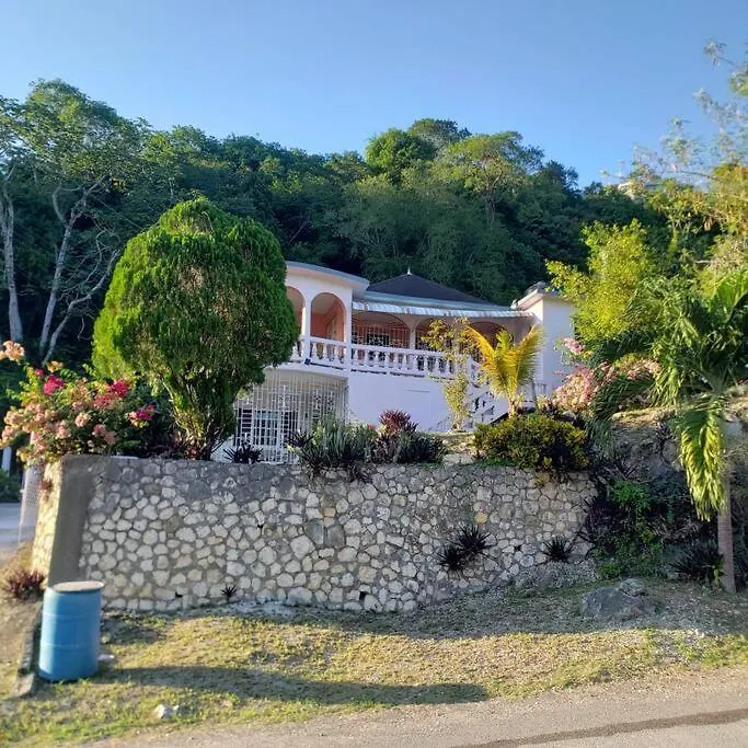 Dom wakacyjny Andeve'S Tranquil Beautiful Home Montego Bay Jamajka